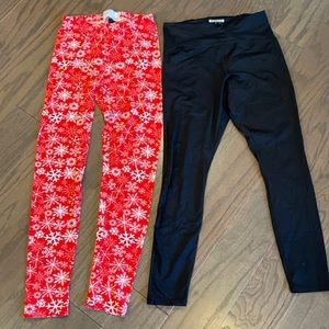 Sold- 2 Leggings - Christmas / workout